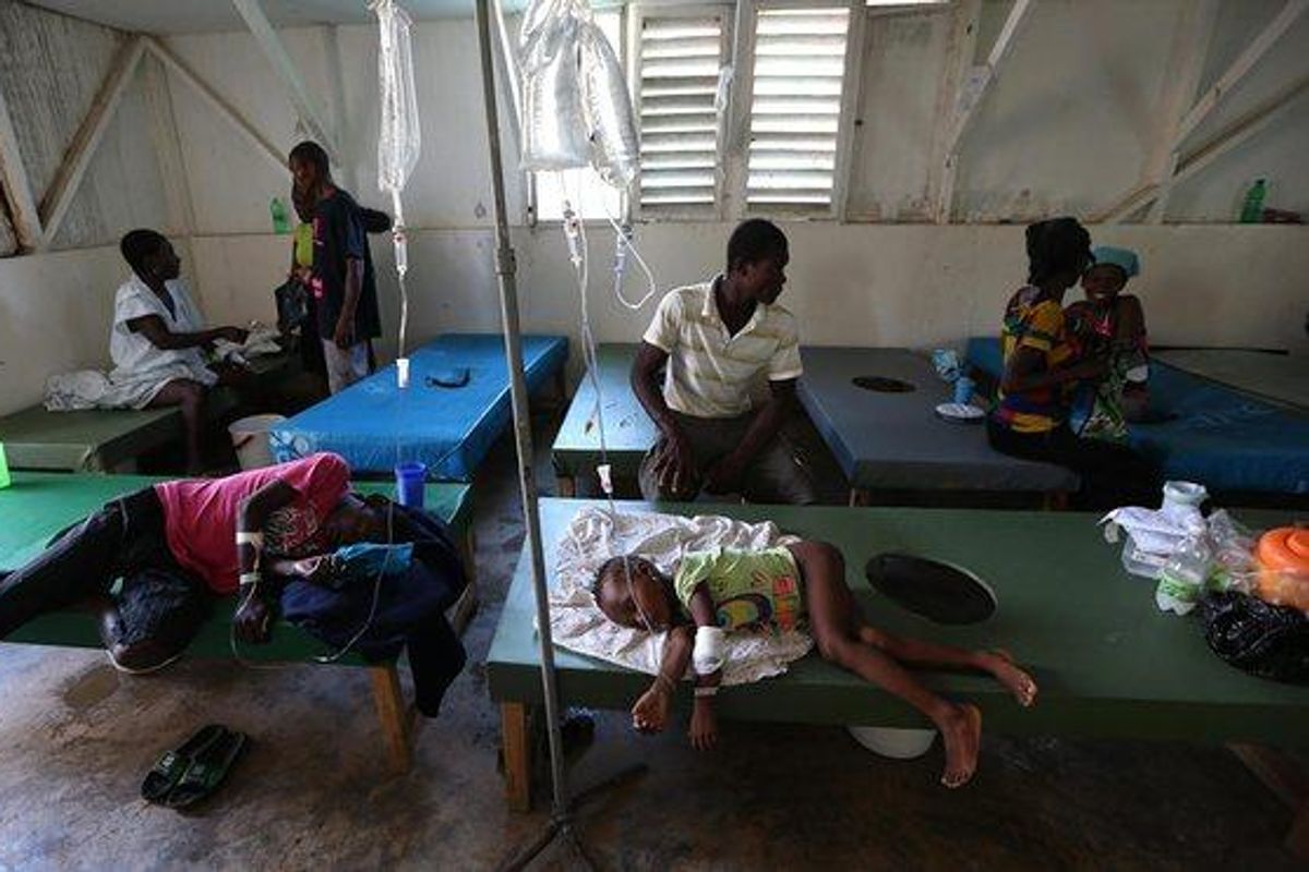 Cholera Outbreak Roils Haiti as Violence Hampers Aid Workers - BNN Bloomberg