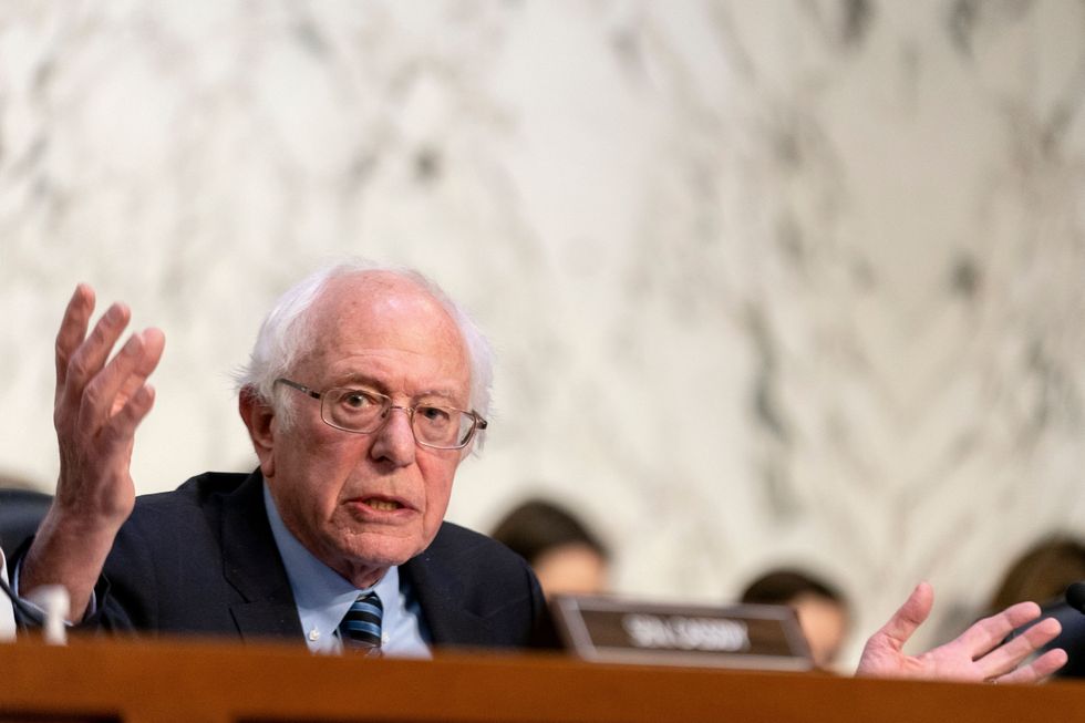 WATCH LIVE: Sanders to Grill Former Starbucks CEO on 'Illegal Anti-Union Activities'