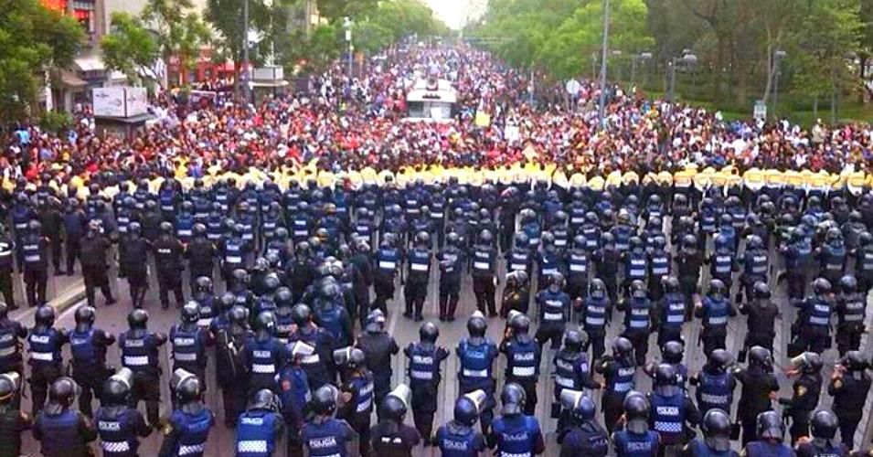Denouncing Violent Tactics Of Political Mafia Tens Of Thousands March In Mexico City 7089
